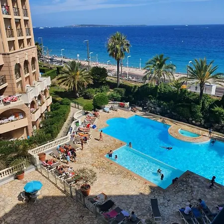 En Bord De Apartment Cannes