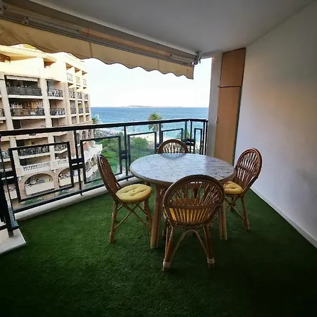 En Bord De Apartment Cannes